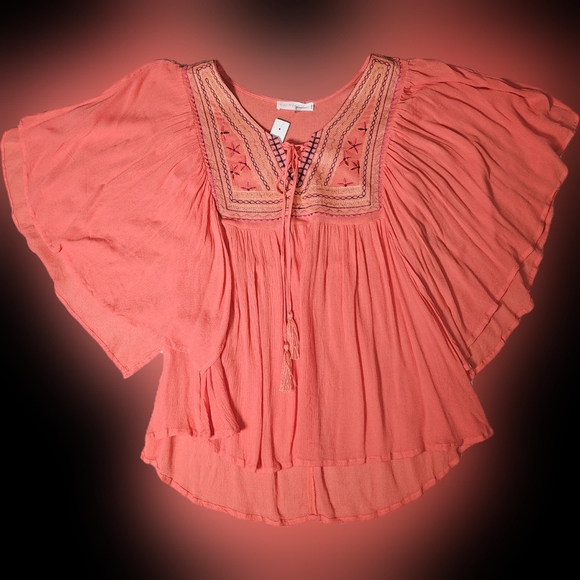 NWT Butterfly Sleeve, Embroidered, Flowy, 100% Rayon, Summer Blouse Top Lg - Picture 1 of 13